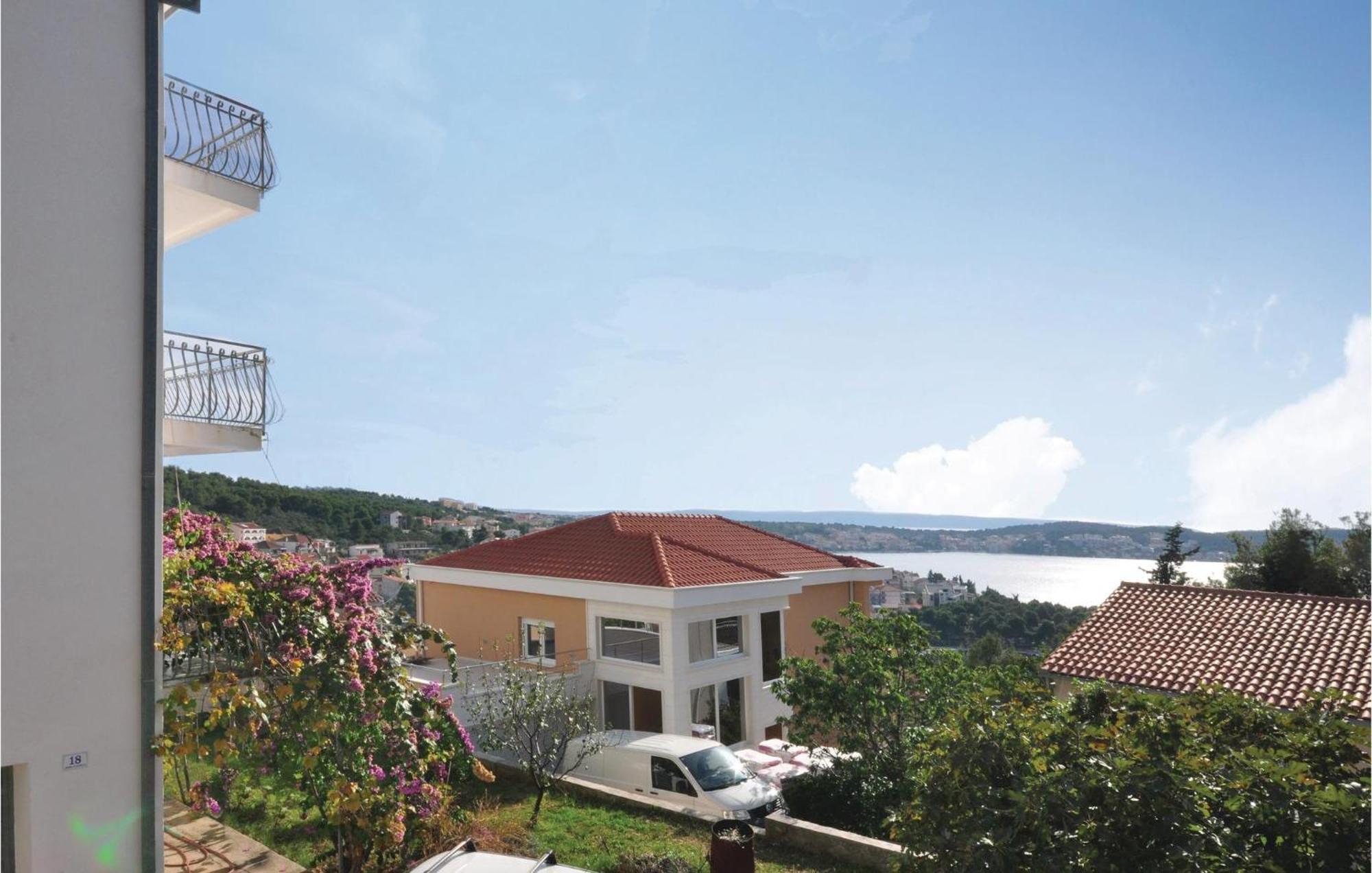 Amazing Apartment In Trogir With Kitchen Luaran gambar