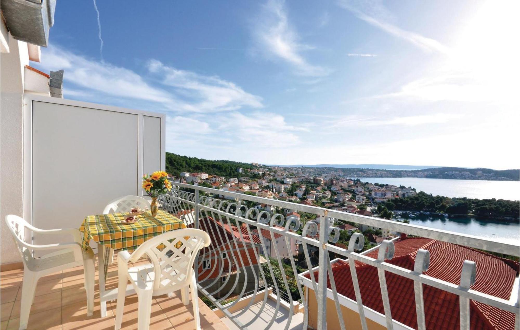 Amazing Apartment In Trogir With Kitchen Luaran gambar